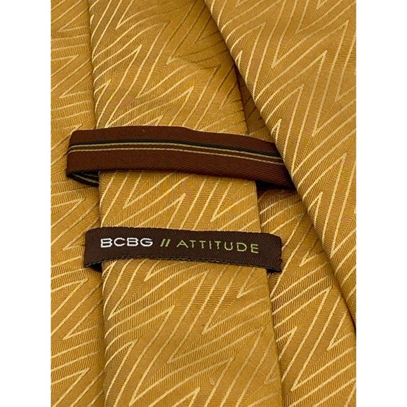 BCBG Attitude Golden Brown Silk Neck Tie Zig Zag Geometric Print Office Career - Picture 12 of 13